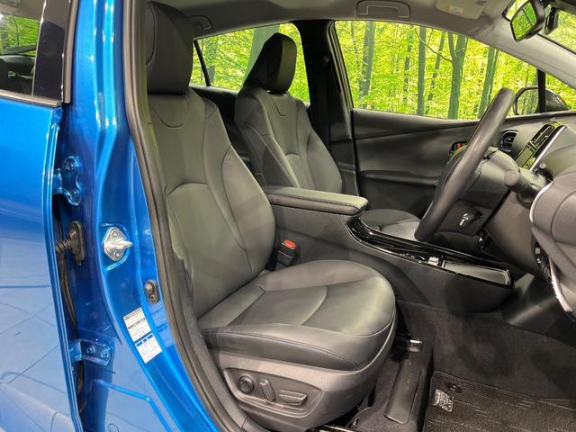 プリウス Ａツーリングセレクション　純正ＳＤナビ　バックカメラ　禁煙車　衝突軽減装置　レーダークルーズ　オートエアコン　オートライト　オートマチックハイビーム　ＬＥＤヘッド　パワーシート　シートヒーター　ＥＴＣ　クリアランスソナー（9枚目）