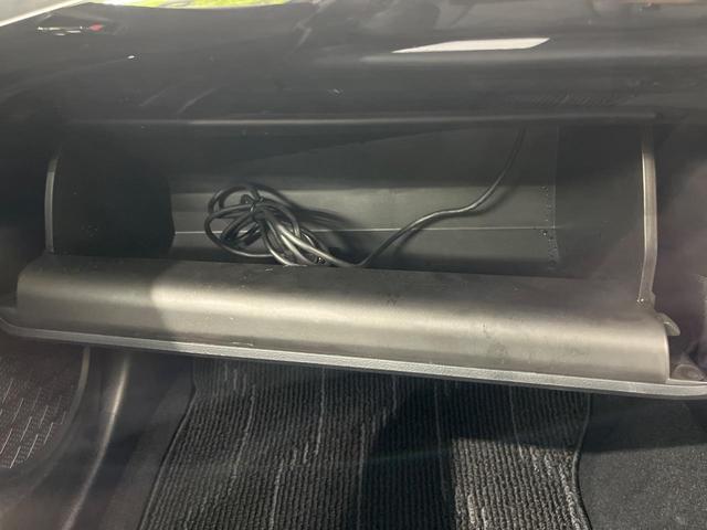 プリウス Ａツーリングセレクション　純正ＳＤナビ　バックカメラ　禁煙車　衝突軽減装置　レーダークルーズ　オートエアコン　オートライト　オートマチックハイビーム　ＬＥＤヘッド　パワーシート　シートヒーター　ＥＴＣ　クリアランスソナー（54枚目）