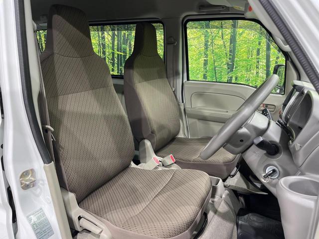 エブリイ PC 4WD 純正SDナビ バックカメラ 禁煙車 衝突軽減装置 ETC オートライト クリアランスソナー キーレス 電動格納ミラー ドアバイザー プライバシーガラス 盗難防止システム パワーステアリング(9枚目)