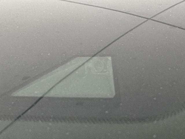 【トヨタセーフティセンス】走行中に前方の車両等を認識し、衝突しそうな時は警報とブレーキで衝突回避と被害軽減をアシスト。より安全にドライブをお楽しみいただけます。