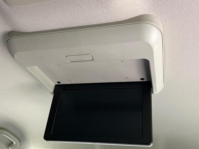 エルグランド 250ハイウェイスタープレミアム 4WD 両側電動ドア 純正SDナビ バックカメラ 電動リアゲート レザーシート ドラレコ スマートキー HIDヘッド ビルトインETC クルコン オートライト デュアルエアコン 助手席電動オットマン(5枚目)