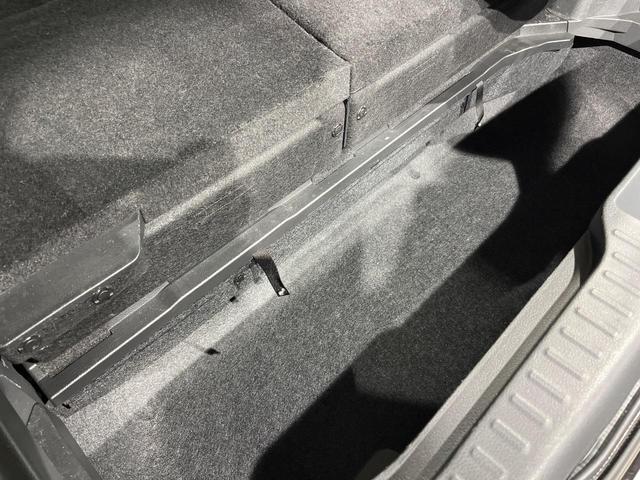 エルグランド 250ハイウェイスタープレミアム 4WD 両側電動ドア 純正SDナビ バックカメラ 電動リアゲート レザーシート ドラレコ スマートキー HIDヘッド ビルトインETC クルコン オートライト デュアルエアコン 助手席電動オットマン(60枚目)