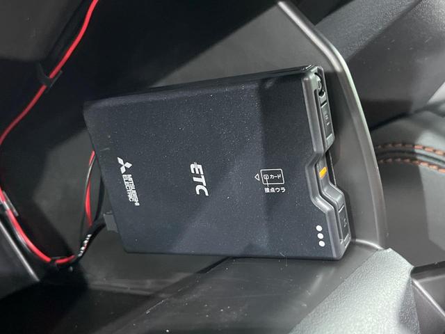 ＣＸ－５ ２０Ｓ　レトロスポーツエディション　マツダコネクト　全周囲カメラ　禁煙車　衝突軽減装置　レーダークルーズ　パワーバックドア　パワーシート　シートヒーター　ＥＴＣ　茶革シート　オートライト　オートマチックハイビーム　ＬＥＤヘッド（8枚目）