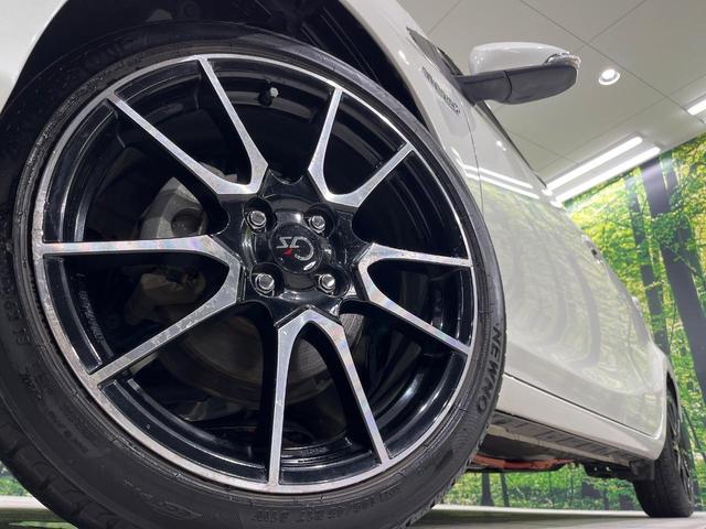 アクア Gブラックソフトレザーセレクション 純正SDナビ 寒冷地仕様 禁煙車 ハーフレザーシート スマートキー クルーズコントロール オートライト オートエアコン Bluetooth CD DVD再生 地デジ 盗難防止装置 衝突安全ボディ(14枚目)