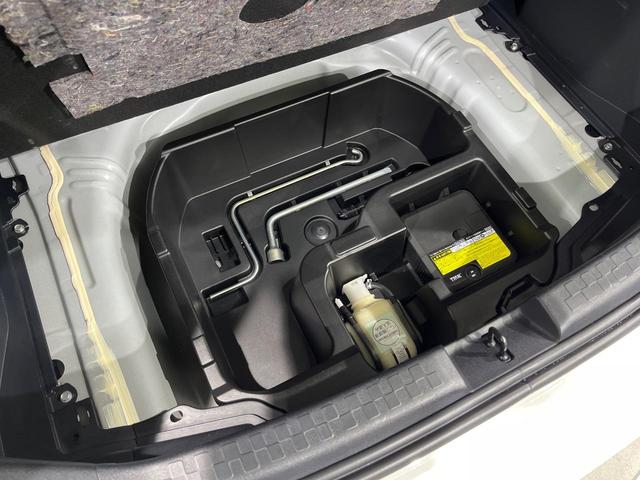 アクア Gブラックソフトレザーセレクション 純正SDナビ 寒冷地仕様 禁煙車 ハーフレザーシート スマートキー クルーズコントロール オートライト オートエアコン Bluetooth CD DVD再生 地デジ 盗難防止装置 衝突安全ボディ(39枚目)