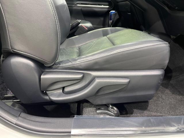 アクア Gブラックソフトレザーセレクション 純正SDナビ 寒冷地仕様 禁煙車 ハーフレザーシート スマートキー クルーズコントロール オートライト オートエアコン Bluetooth CD DVD再生 地デジ 盗難防止装置 衝突安全ボディ(43枚目)