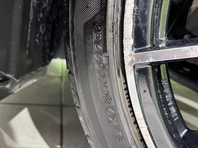 アクア Gブラックソフトレザーセレクション 純正SDナビ 寒冷地仕様 禁煙車 ハーフレザーシート スマートキー クルーズコントロール オートライト オートエアコン Bluetooth CD DVD再生 地デジ 盗難防止装置 衝突安全ボディ(55枚目)