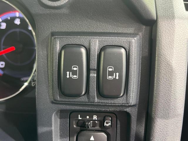 デリカD:5 シャモニー 4WD 両側電動スライドドア 純正SDナビ 後席モニター バックカメラ 禁煙車 ドラレコ スマートキー HIDヘッド ETC クルコン オートライト オートエアコン 純正18インチアルミ CD再生(4枚目)