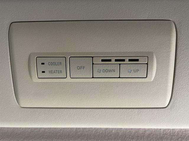 デリカD:5 シャモニー 4WD 両側電動スライドドア 純正SDナビ 後席モニター バックカメラ 禁煙車 ドラレコ スマートキー HIDヘッド ETC クルコン オートライト オートエアコン 純正18インチアルミ CD再生(33枚目)