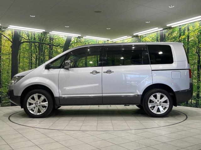 デリカD:5 シャモニー 4WD 両側電動スライドドア 純正SDナビ 後席モニター バックカメラ 禁煙車 ドラレコ スマートキー HIDヘッド ETC クルコン オートライト オートエアコン 純正18インチアルミ CD再生(69枚目)