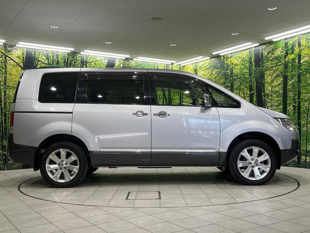 デリカD:5 シャモニー 4WD 両側電動スライドドア 純正SDナビ 後席モニター バックカメラ 禁煙車 ドラレコ スマートキー HIDヘッド ETC クルコン オートライト オートエアコン 純正18インチアルミ CD再生(71枚目)