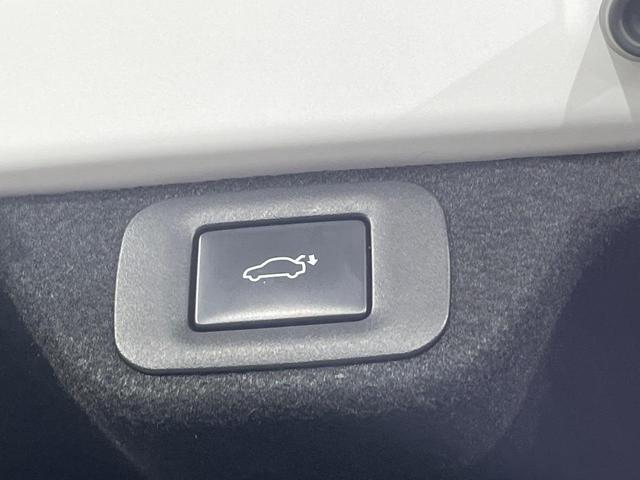 クラウンクロスオーバー Ｇアドバンスド・レザーパッケージ　４ＷＤ　モデリスタフルエアロ　純正１２．３型ナビ　パノラミックビューカメラ　セーフティセンス　レーダークルーズ　黒革シート　前席シートベンチレーション　４眼ＬＥＤヘッド　ハンズフリーパワートランク（8枚目）