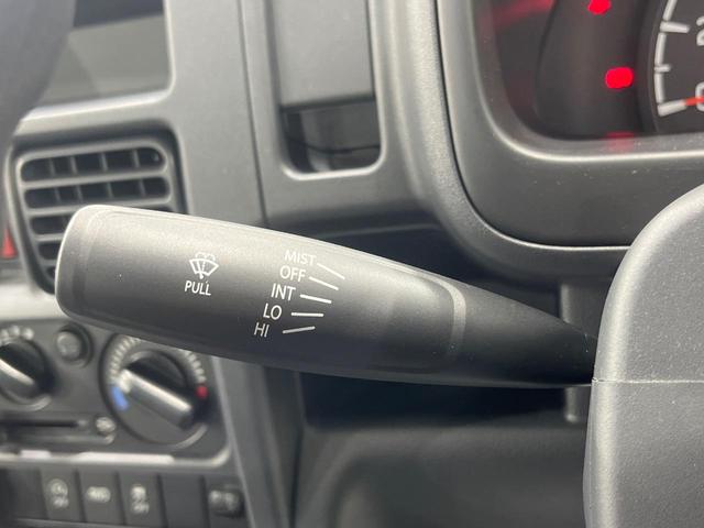 キャリイトラック ＫＣエアコン・パワステ　４ＷＤ　禁煙車　オートライト　アイドリングストップ　衝突安全ボディ　パワーステアリング　電動格納ミラー（26枚目）