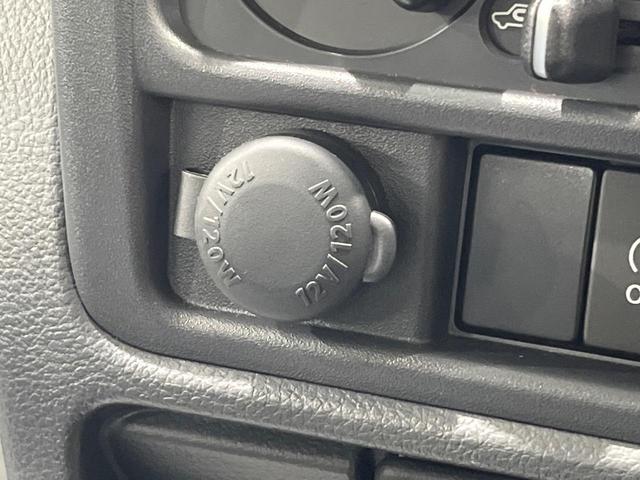 キャリイトラック ＫＣエアコン・パワステ　４ＷＤ　禁煙車　オートライト　アイドリングストップ　衝突安全ボディ　パワーステアリング　電動格納ミラー（28枚目）