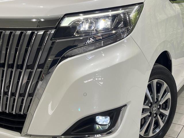 【ＬＥＤヘッドライト】悪天候や夜間走行時も良好な視界を確保し安心して運転できる高輝度ＬＥＤヘッドライトを装備！点灯速度が早く、消費電力も抑えられています。