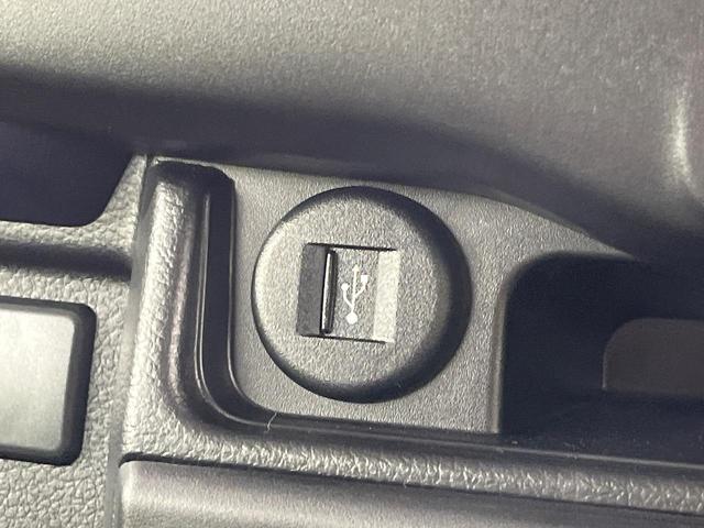 アルト L 純正ディスプレイオーディオ バックカメラ 禁煙車 衝突軽減装置 シートヒーター クリアランスソナー オートライト 電動格納ミラー パワーステアリング パワーウィンドウ 衝突安全ボディ 盗難防止システム(33枚目)