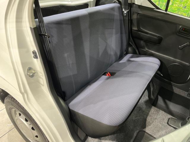 アルト Ｆ　４ＷＤ　５ＡＧＳ（オートギアシフト）　禁煙車　寒冷地仕様　運転席シートヒーター　ネイビーファブリックシート　ＣＤプレーヤー　一体可倒式リアシート　マルチインフォメーションディスプレイ（9枚目）