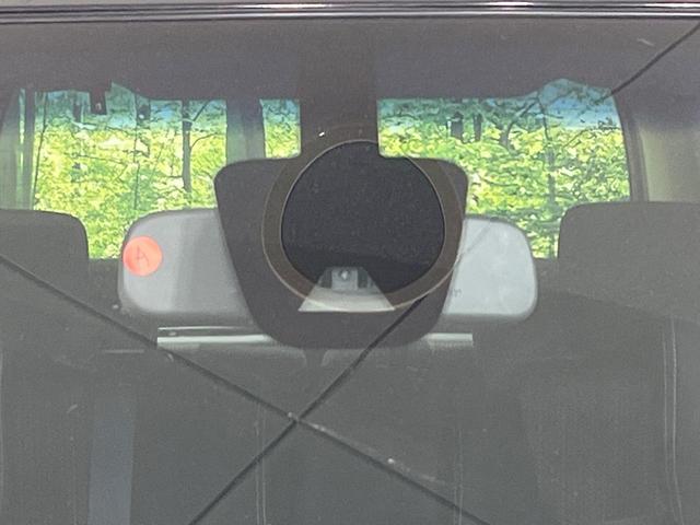 セレナ ハイウェイスター　アドバンスドセーフティパッケージ　４ＷＤ　両側電動ドア　後席モニター　全周囲カメラ　エマージェンシーブレーキ　禁煙車　ドラレコ　スマートキー　ＬＥＤヘッド　ビルトインＥＴＣ　クルコン　純正１７インチアルミ　オートライト　オートエアコン（6枚目）