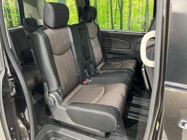 セレナ ハイウェイスター　アドバンスドセーフティパッケージ　４ＷＤ　両側電動ドア　後席モニター　全周囲カメラ　エマージェンシーブレーキ　禁煙車　ドラレコ　スマートキー　ＬＥＤヘッド　ビルトインＥＴＣ　クルコン　純正１７インチアルミ　オートライト　オートエアコン（10枚目）