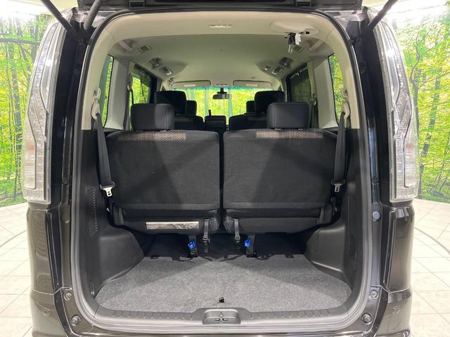 セレナ ハイウェイスター　アドバンスドセーフティパッケージ　４ＷＤ　両側電動ドア　後席モニター　全周囲カメラ　エマージェンシーブレーキ　禁煙車　ドラレコ　スマートキー　ＬＥＤヘッド　ビルトインＥＴＣ　クルコン　純正１７インチアルミ　オートライト　オートエアコン（12枚目）