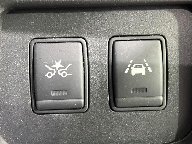 セレナ ハイウェイスター　アドバンスドセーフティパッケージ　４ＷＤ　両側電動ドア　後席モニター　全周囲カメラ　エマージェンシーブレーキ　禁煙車　ドラレコ　スマートキー　ＬＥＤヘッド　ビルトインＥＴＣ　クルコン　純正１７インチアルミ　オートライト　オートエアコン（30枚目）