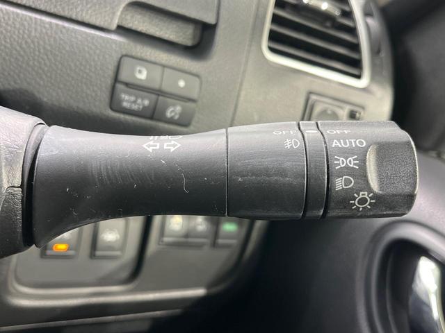 セレナ ハイウェイスター　アドバンスドセーフティパッケージ　４ＷＤ　両側電動ドア　後席モニター　全周囲カメラ　エマージェンシーブレーキ　禁煙車　ドラレコ　スマートキー　ＬＥＤヘッド　ビルトインＥＴＣ　クルコン　純正１７インチアルミ　オートライト　オートエアコン（32枚目）