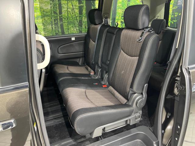 セレナ ハイウェイスター　アドバンスドセーフティパッケージ　４ＷＤ　両側電動ドア　後席モニター　全周囲カメラ　エマージェンシーブレーキ　禁煙車　ドラレコ　スマートキー　ＬＥＤヘッド　ビルトインＥＴＣ　クルコン　純正１７インチアルミ　オートライト　オートエアコン（41枚目）