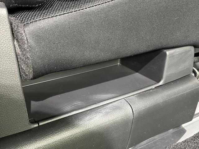 セレナ ハイウェイスター　アドバンスドセーフティパッケージ　４ＷＤ　両側電動ドア　後席モニター　全周囲カメラ　エマージェンシーブレーキ　禁煙車　ドラレコ　スマートキー　ＬＥＤヘッド　ビルトインＥＴＣ　クルコン　純正１７インチアルミ　オートライト　オートエアコン（56枚目）