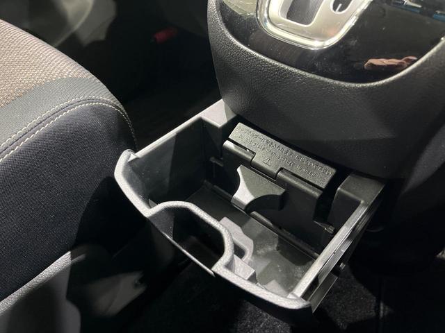 セレナ ハイウェイスター　アドバンスドセーフティパッケージ　４ＷＤ　両側電動ドア　後席モニター　全周囲カメラ　エマージェンシーブレーキ　禁煙車　ドラレコ　スマートキー　ＬＥＤヘッド　ビルトインＥＴＣ　クルコン　純正１７インチアルミ　オートライト　オートエアコン（58枚目）