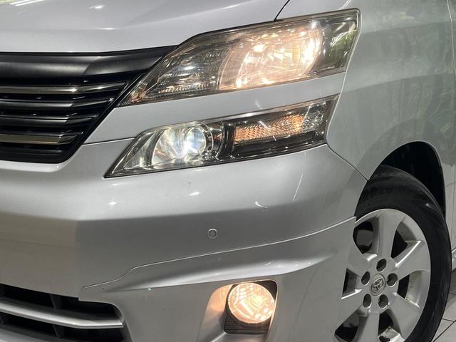 【ＨＩＤヘッドライト】非常に明るく前方を照らしてくれるので、悪天候や夜間の走行時も視界良好で安心してお乗りいただけます。