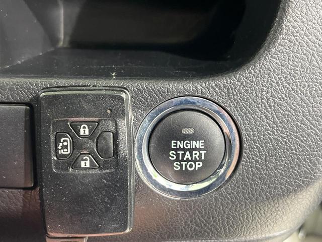 ノア Ｓｉ　クラリオン製ＳＤナビ　電動スライドドア　バックカメラ　寒冷地仕様　禁煙車　スマートキー　ＨＩＤヘッド　ＥＴＣ　純正１６インチアルミホイール　オートライト　盗難防止装置　衝突安全ボディ　ドアバイザー（8枚目）