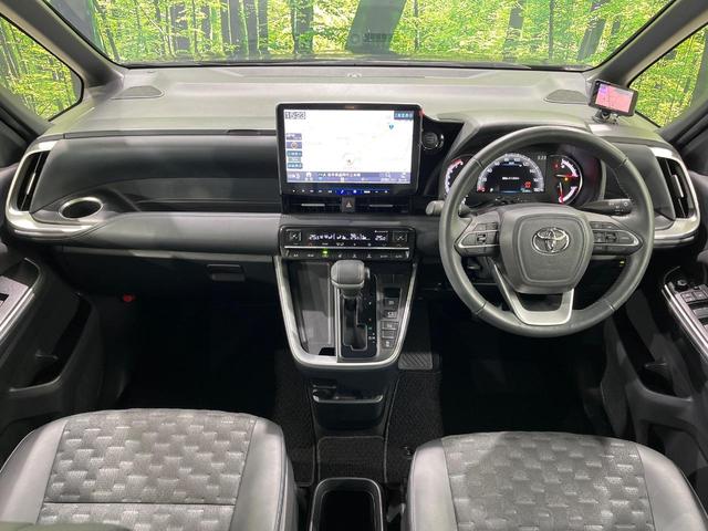 ヴォクシー Ｓ－Ｚ　４ＷＤ　ディスプレイオーディオ　両側電動ドア　後席モニター　バックカメラ　衝突被害軽減システム　レーダークルーズ　禁煙車　電動リアゲート　ドラレコ　コーナーセンサー　スマートキー　ＬＥＤヘッド　ＥＴＣ（2枚目）