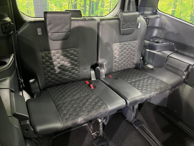ヴォクシー Ｓ－Ｚ　４ＷＤ　ディスプレイオーディオ　両側電動ドア　後席モニター　バックカメラ　衝突被害軽減システム　レーダークルーズ　禁煙車　電動リアゲート　ドラレコ　コーナーセンサー　スマートキー　ＬＥＤヘッド　ＥＴＣ（11枚目）
