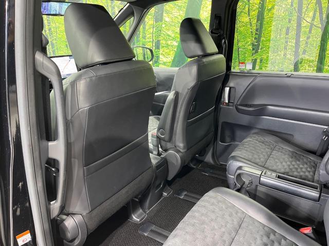 ヴォクシー Ｓ－Ｚ　４ＷＤ　ディスプレイオーディオ　両側電動ドア　後席モニター　バックカメラ　衝突被害軽減システム　レーダークルーズ　禁煙車　電動リアゲート　ドラレコ　コーナーセンサー　スマートキー　ＬＥＤヘッド　ＥＴＣ（46枚目）