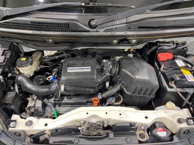 Ｎ－ＢＯＸカスタム Ｇ・Ｌパッケージ　４ＷＤ　両側電動ドア　純正ＳＤナビ　バックカメラ　禁煙車　ドラレコ　スマートキー　ＨＩＤヘッド　オートライト　オートエアコン　Ｂｌｕｅｔｏｏｔｈ　ＣＤ　ＤＶＤ再生　ＬＥＤフォグ（19枚目）