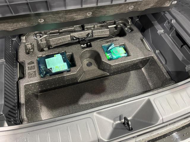 ハリアー Ｇ　４ＷＤ　１２型ディスプレイオーディオ　バックカメラ　セーフティーセンス　レーダークルーズ　禁煙車　レザーシート　シートヒーター　パワーシート　コーナーセンサー　スマートキー　ＬＥＤヘッド　ＥＴＣ（45枚目）