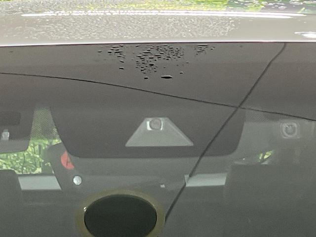 ハリアーハイブリッド Ｇ　１２．３インチ純正ディスプレイオーディオ　バックカメラ　禁煙車　衝突軽減装置　レーダークルーズ　パワーバックドア　パワーシート　オートライト　オートエアコン　スマートキー　クリアランスソナー（5枚目）