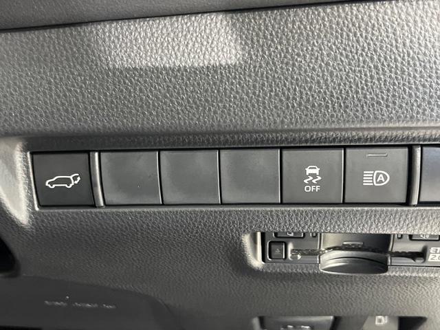 ハリアーハイブリッド Ｇ　１２．３インチ純正ディスプレイオーディオ　バックカメラ　禁煙車　衝突軽減装置　レーダークルーズ　パワーバックドア　パワーシート　オートライト　オートエアコン　スマートキー　クリアランスソナー（8枚目）