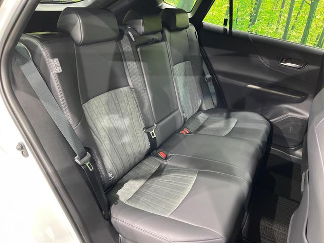 ハリアーハイブリッド Ｇ　１２．３インチ純正ディスプレイオーディオ　バックカメラ　禁煙車　衝突軽減装置　レーダークルーズ　パワーバックドア　パワーシート　オートライト　オートエアコン　スマートキー　クリアランスソナー（10枚目）