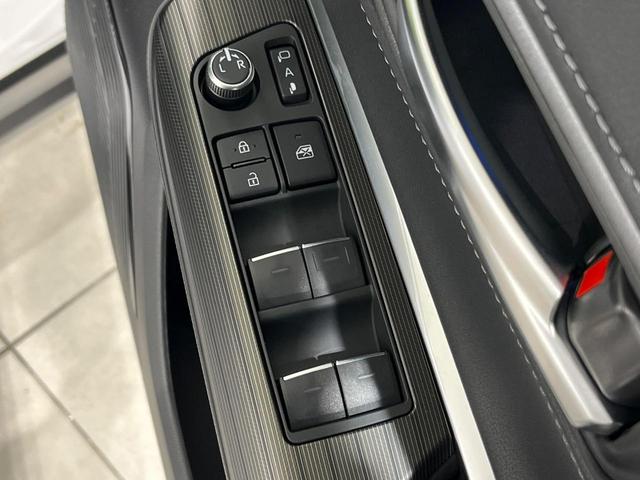 ハリアーハイブリッド Ｇ　１２．３インチ純正ディスプレイオーディオ　バックカメラ　禁煙車　衝突軽減装置　レーダークルーズ　パワーバックドア　パワーシート　オートライト　オートエアコン　スマートキー　クリアランスソナー（46枚目）