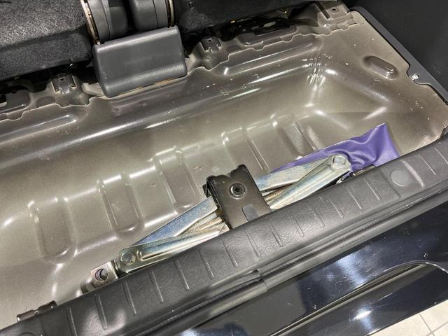 ジムニー ランドベンチャー　ＳＤナビ　禁煙車　シートヒーター　電動格納ミラー　革巻きステアリング　プライバシーガラス　ドアバイザー　電動格納ミラー　パワーステアリング　パワーウィンドウ　フルセグ　盗難防止システム　衝突安全ボディ（39枚目）