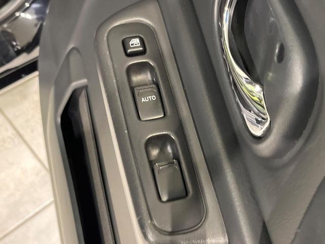 ジムニー ランドベンチャー　ＳＤナビ　禁煙車　シートヒーター　電動格納ミラー　革巻きステアリング　プライバシーガラス　ドアバイザー　電動格納ミラー　パワーステアリング　パワーウィンドウ　フルセグ　盗難防止システム　衝突安全ボディ（40枚目）