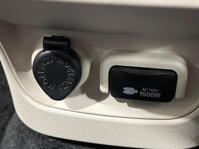 シエンタ ハイブリッドＺ　４ＷＤ　両側電動ドア　１０インチ純正ディスプレイオーディオ　セーフティーセンス　全周囲カメラ　　レーダークルーズ　禁煙車　ドラレコ　コーナーセンサー　スマートキー　ＬＥＤヘッド　ＥＴＣ（37枚目）