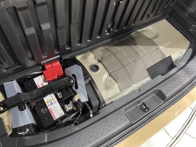 シエンタ ハイブリッドＺ　４ＷＤ　両側電動ドア　１０インチ純正ディスプレイオーディオ　セーフティーセンス　全周囲カメラ　　レーダークルーズ　禁煙車　ドラレコ　コーナーセンサー　スマートキー　ＬＥＤヘッド　ＥＴＣ（52枚目）