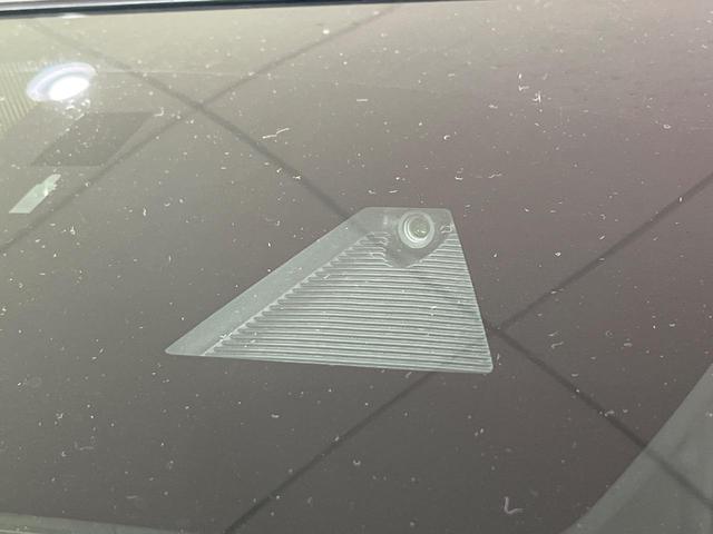 デミオ １５Ｓツーリング　Ｌパッケージ　４ＷＤ　マツダコネクト　全周囲カメラ　衝突軽減安全システム　ハーフレザーシート　スマートキー　ＬＥＤヘッド　ＥＴＣ　クルコン　純正１６インチアルミ　オートライト　オートエアコン　Ｂｌｕｅｔｏｏｔｈ（5枚目）