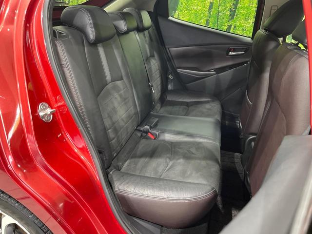 デミオ １５Ｓツーリング　Ｌパッケージ　４ＷＤ　マツダコネクト　全周囲カメラ　衝突軽減安全システム　ハーフレザーシート　スマートキー　ＬＥＤヘッド　ＥＴＣ　クルコン　純正１６インチアルミ　オートライト　オートエアコン　Ｂｌｕｅｔｏｏｔｈ（10枚目）