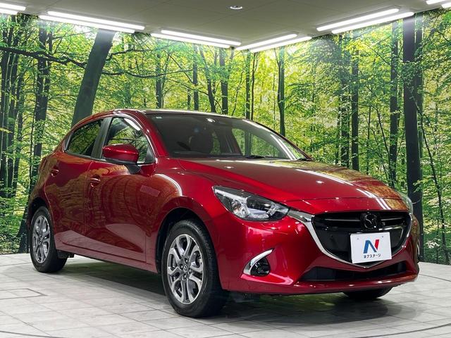 デミオ １５Ｓツーリング　Ｌパッケージ　４ＷＤ　マツダコネクト　全周囲カメラ　衝突軽減安全システム　ハーフレザーシート　スマートキー　ＬＥＤヘッド　ＥＴＣ　クルコン　純正１６インチアルミ　オートライト　オートエアコン　Ｂｌｕｅｔｏｏｔｈ（17枚目）