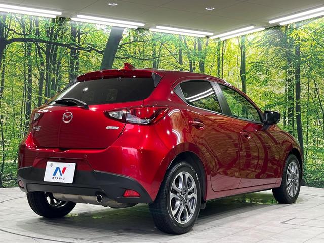 デミオ １５Ｓツーリング　Ｌパッケージ　４ＷＤ　マツダコネクト　全周囲カメラ　衝突軽減安全システム　ハーフレザーシート　スマートキー　ＬＥＤヘッド　ＥＴＣ　クルコン　純正１６インチアルミ　オートライト　オートエアコン　Ｂｌｕｅｔｏｏｔｈ（18枚目）