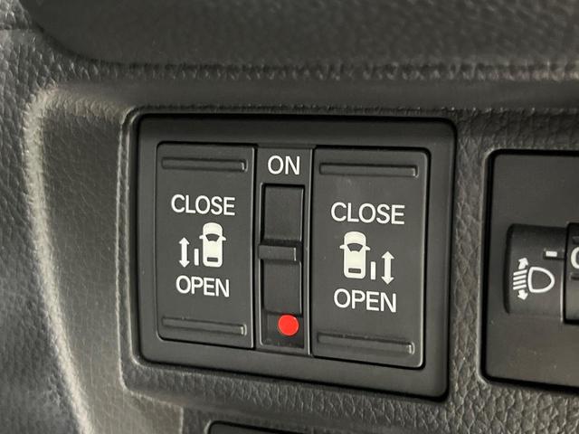 ステップワゴン スパーダ　４ＷＤ　両側電動ドア　バックカメラ　寒冷地仕様　ホンダセンシング　レーダークルーズ　禁煙車　電動リアゲート　ハーフレザーシート　ドラレコ　コーナーセンサー　スマートキー　ＬＥＤヘッド　ＥＴＣ（3枚目）