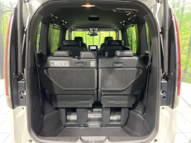 ステップワゴン スパーダ　４ＷＤ　両側電動ドア　バックカメラ　寒冷地仕様　ホンダセンシング　レーダークルーズ　禁煙車　電動リアゲート　ハーフレザーシート　ドラレコ　コーナーセンサー　スマートキー　ＬＥＤヘッド　ＥＴＣ（12枚目）